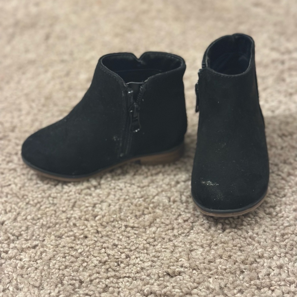 Cat & Jack Stylish Black Toddler Boots | Size 6 - Picture 4 of 6